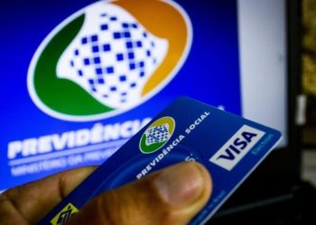 Governo decide antecipar 13º de aposentados do INSS