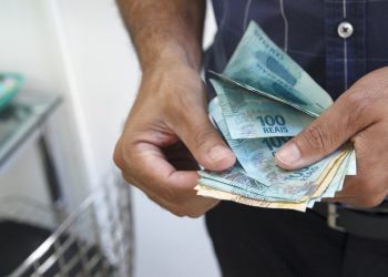 Governo avalia contraproposta dos servidores para reajuste salarial