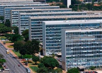 Governo aguarda resposta de servidores para reabrir mesa de negociação